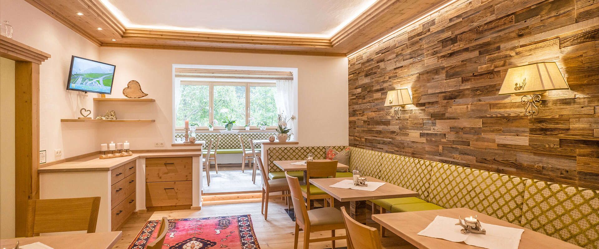 Frühstücksraum in der Pension Zillertal